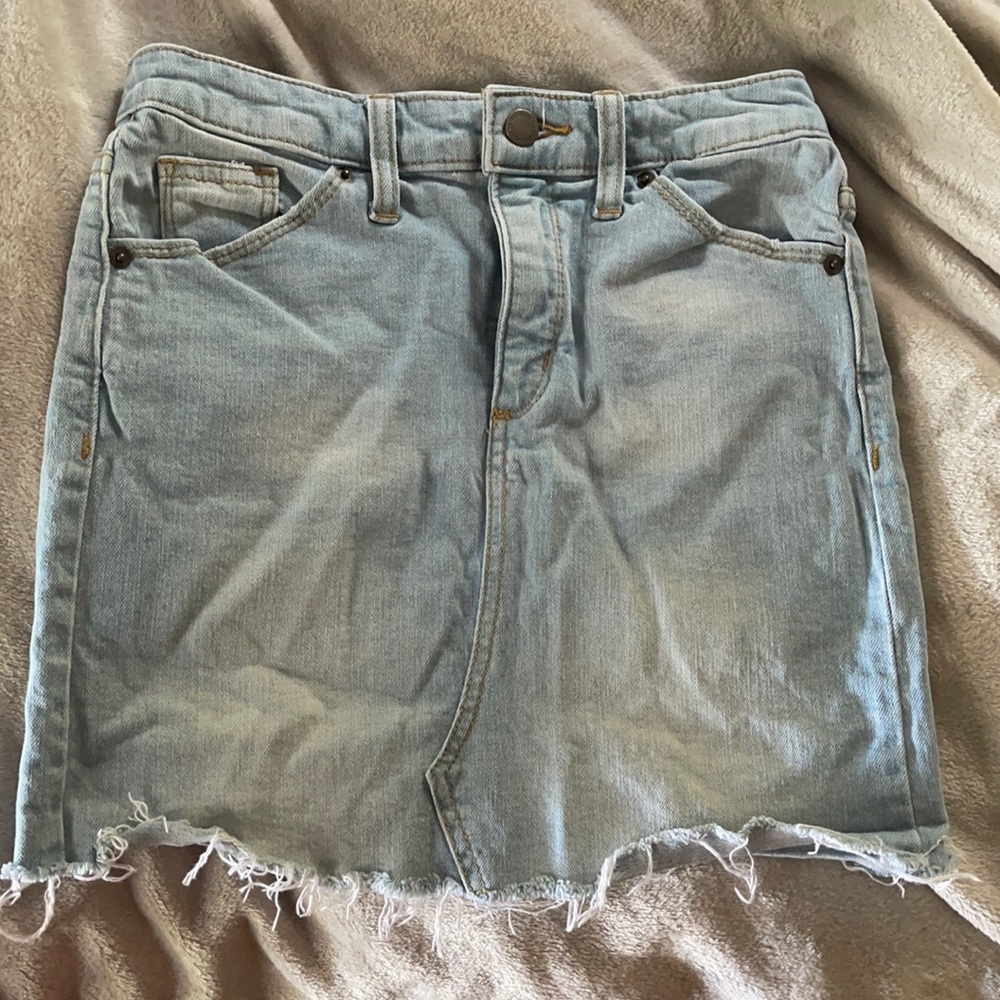 Lightly worn Universal Thread denim skirt